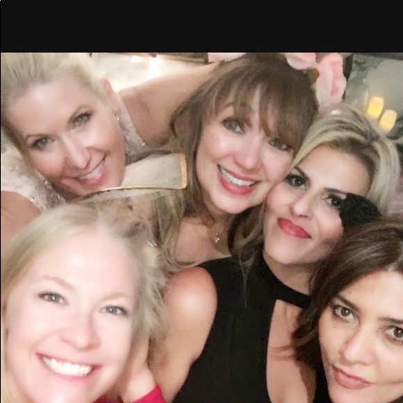 Meet your Posher, Liz - Picture 1 of 1